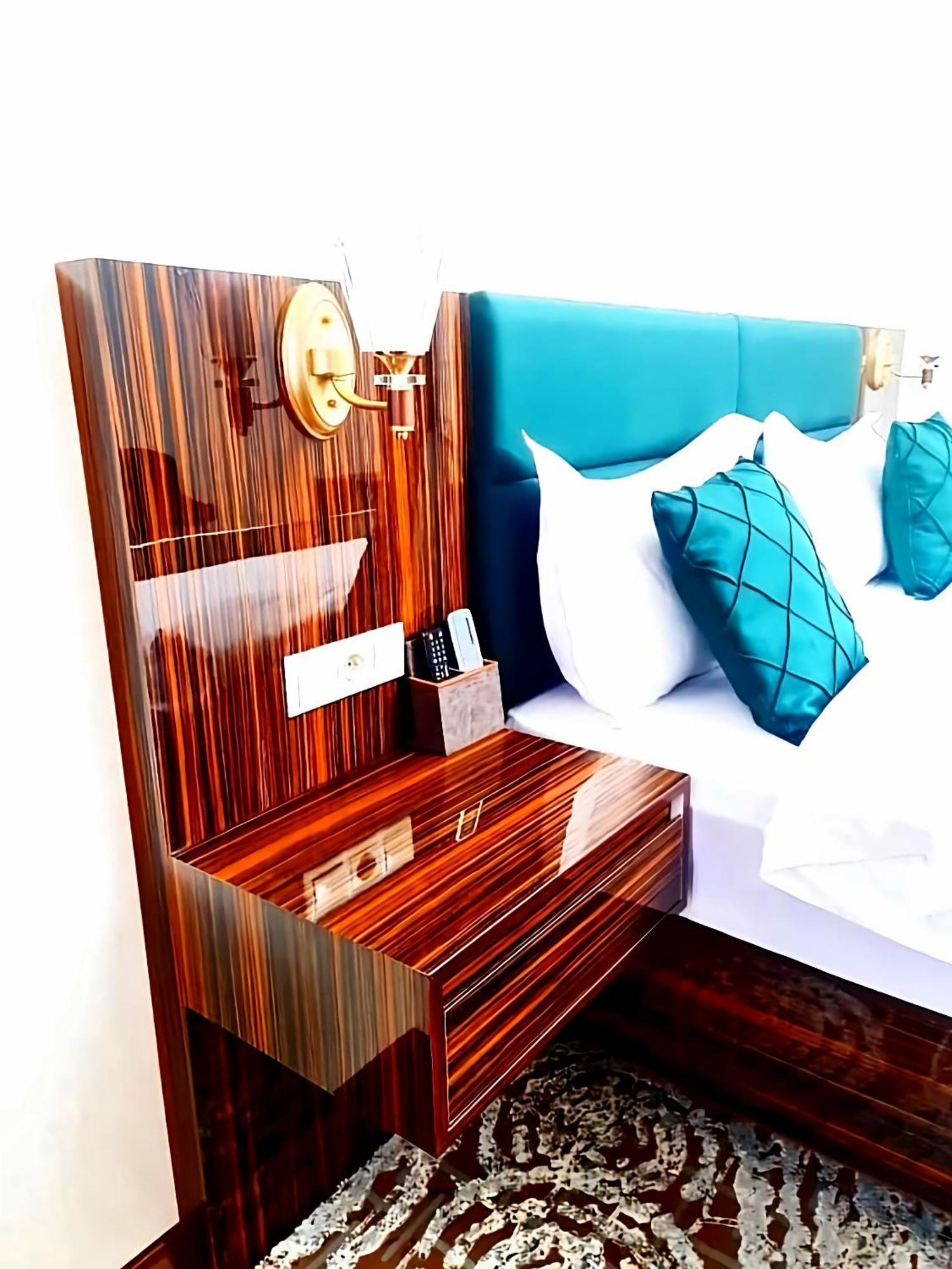 Hotel Ayni دوشانبي الغرفة الصورة
